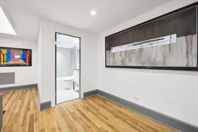 $24,000 | 1318 North Astor Street, Chicago, IL 60610