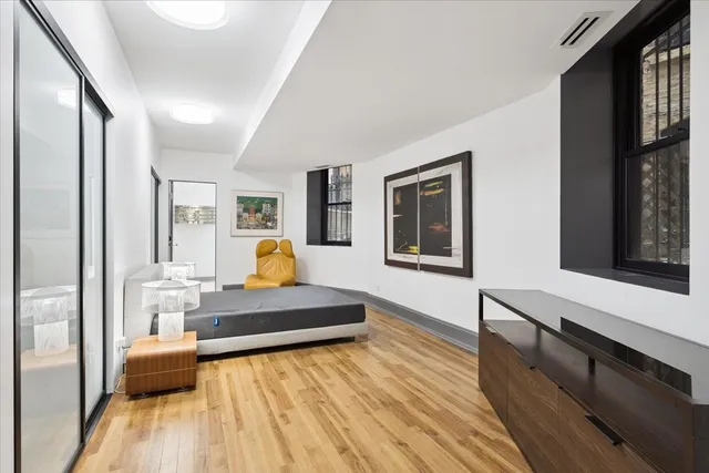 $24,000 | 1318 North Astor Street, Chicago, IL 60610