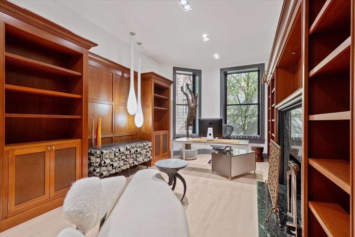 1318 North Astor Street Chicago, IL 60610 - Photo 10 of 80