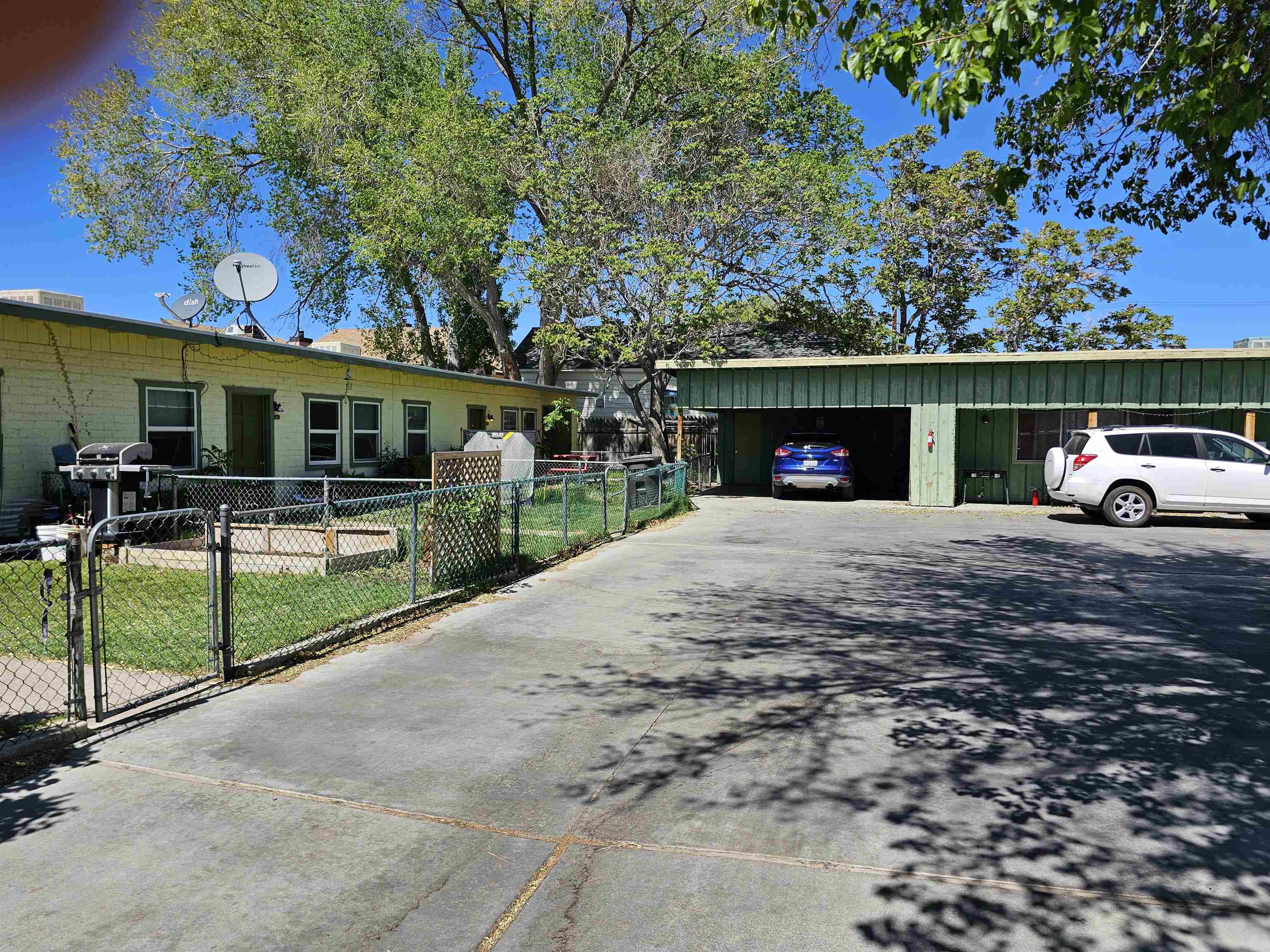 363 Short Street Bishop, CA 93514 - Photo 5 of 17 Paved driveway with ample parking