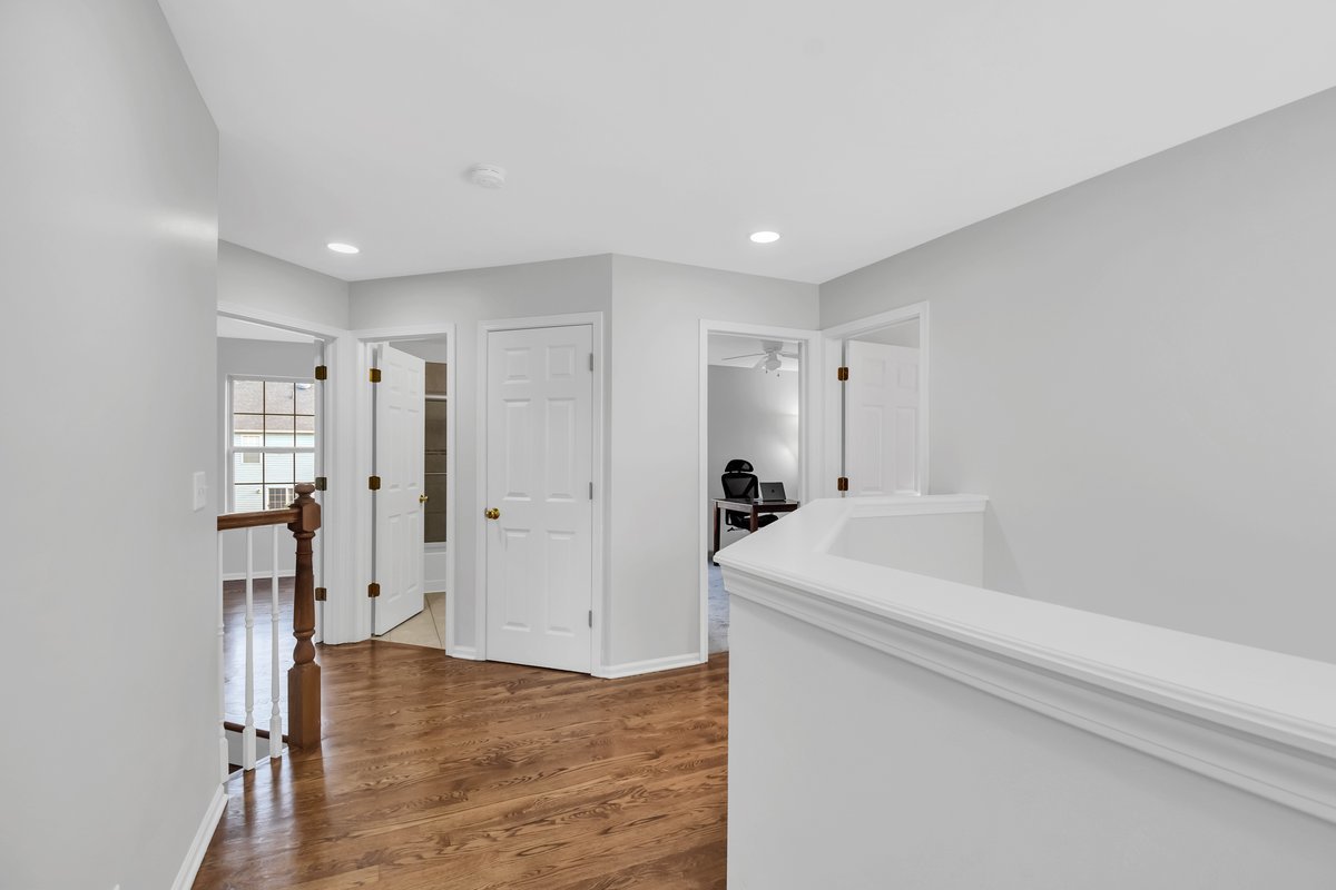 3420 Parliament Lane Naperville, IL 60564 - Photo 26 of 47 a bathroom with a bathtub and a shower