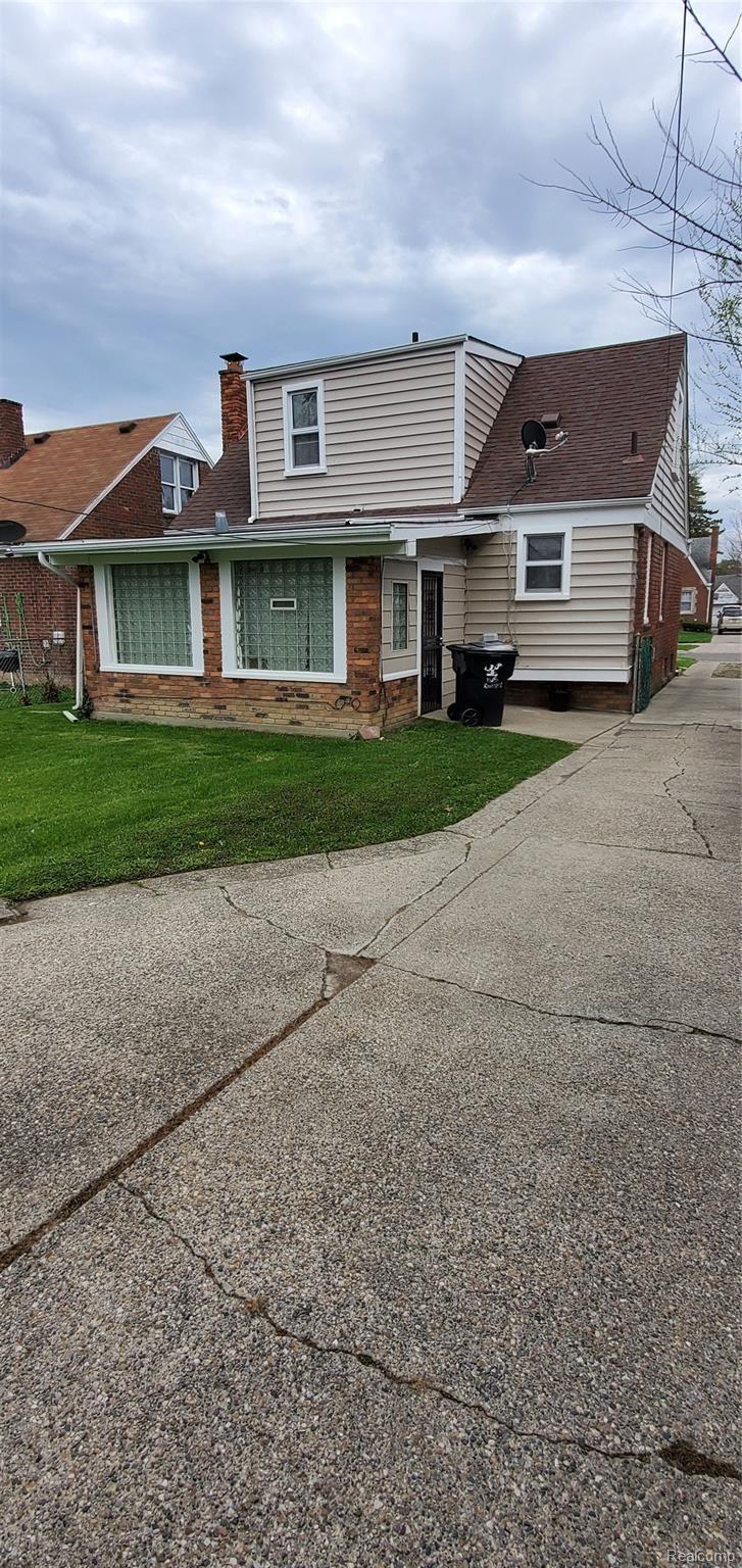 11615 Roxbury Street Detroit, MI 48224 - Photo 3 of 21 20220430_165101.jpg