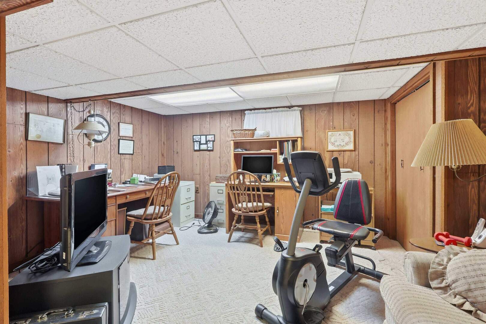 1806 41st Street Moline, IL 61265 - Photo 28 of 35 a view of a livingroom with furniture and a window