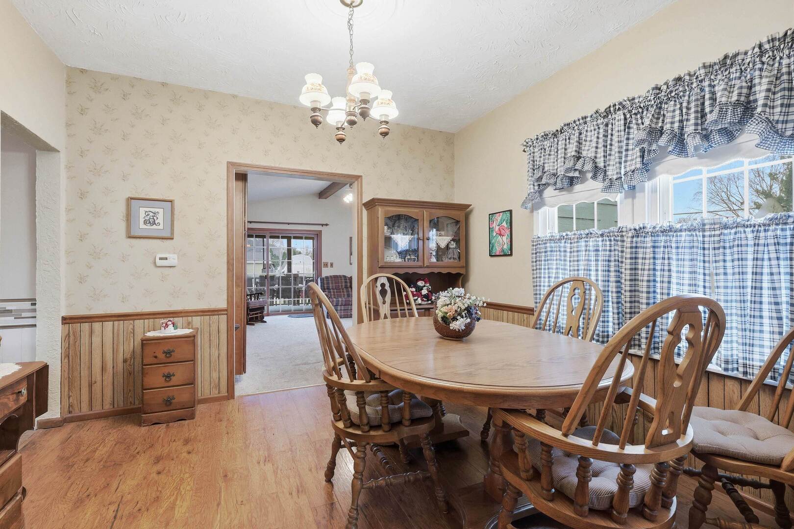 1806 41st Street Moline, IL 61265 - Photo 8 of 35 a dining room with furniture and chandelier