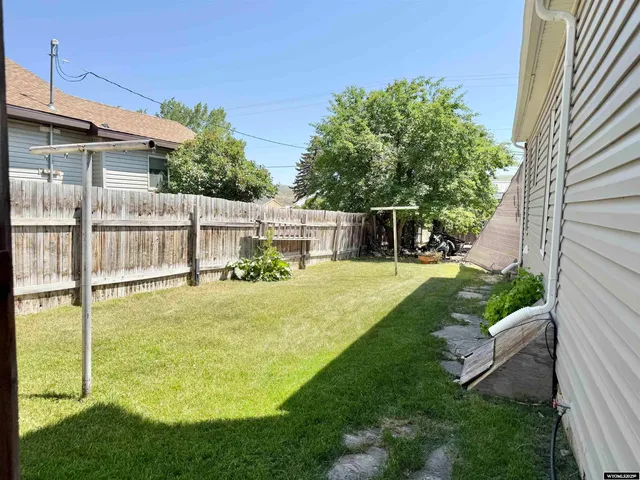 $285,000 | 1002 Cedar Avenue, Kemmerer, WY 83101