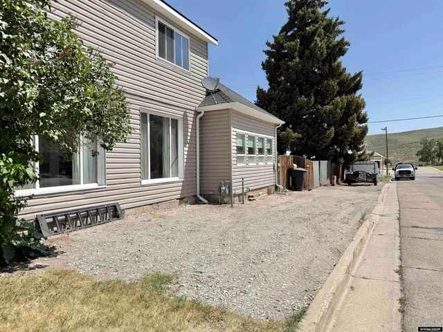 $285,000 | 1002 Cedar Avenue, Kemmerer, WY 83101