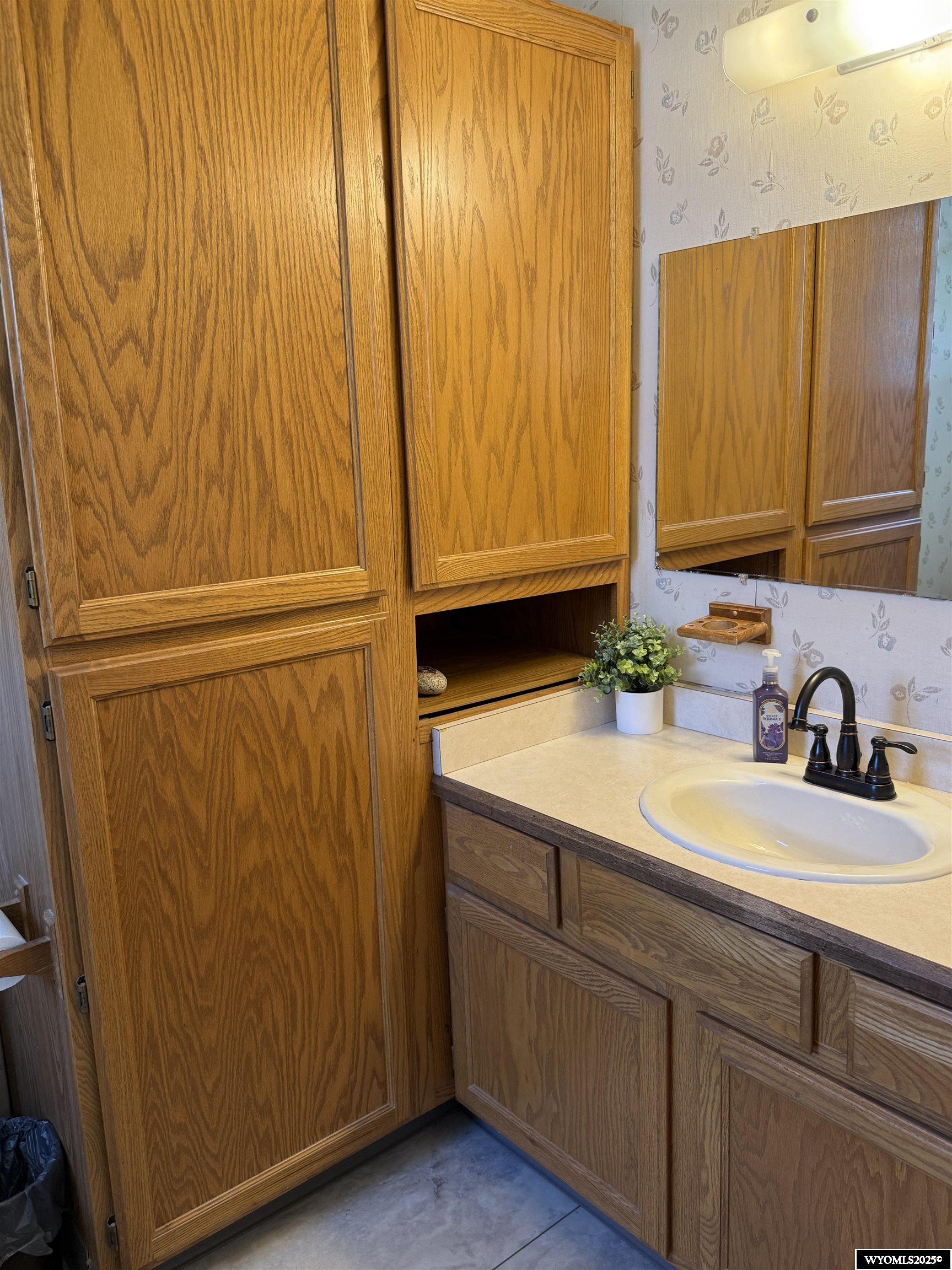 1002 Cedar Avenue Kemmerer, WY 83101 - Photo 10 of 35