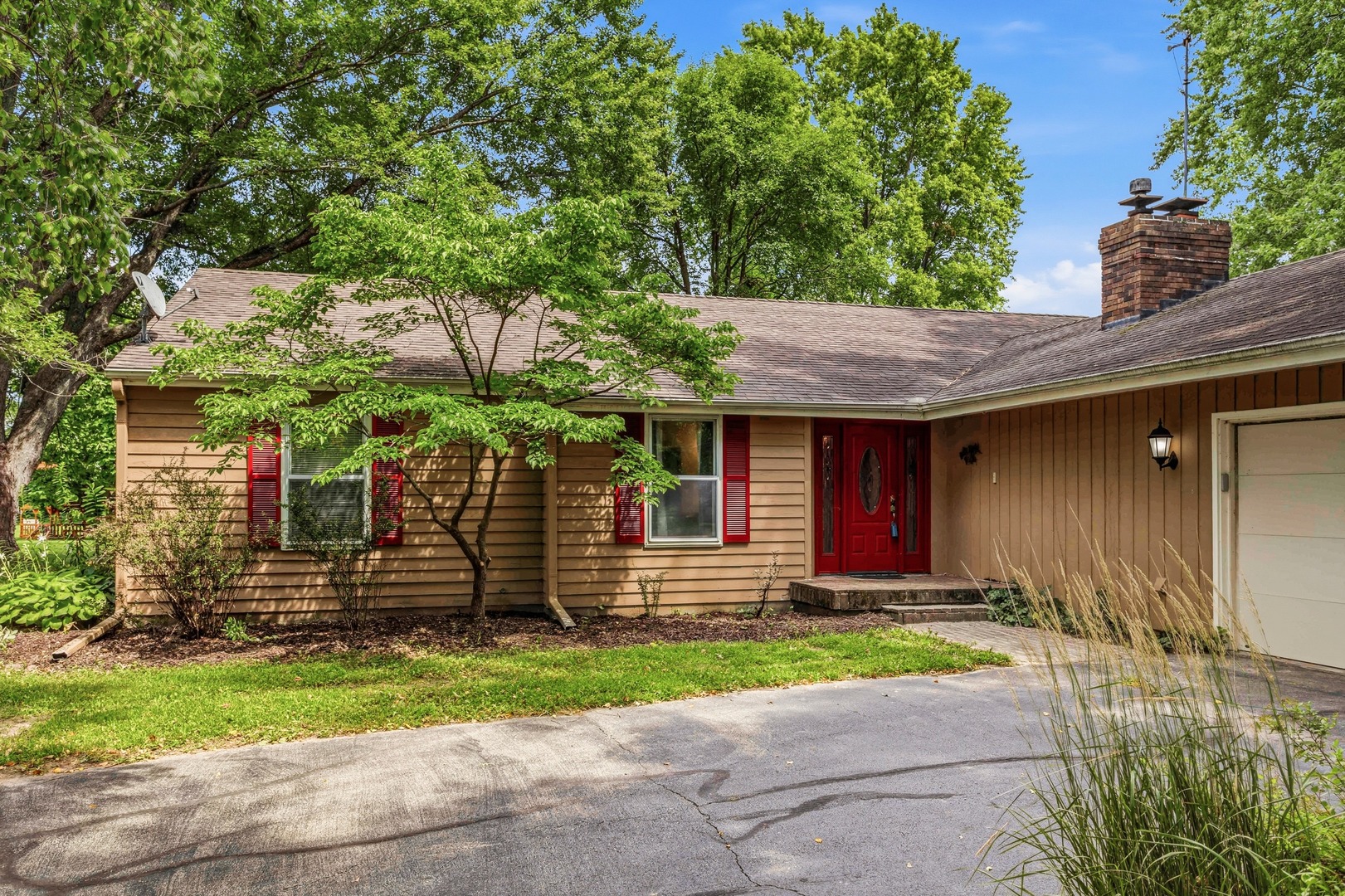 147 Woodlake Road Seymour, IL 61875 - Photo 3 of 39