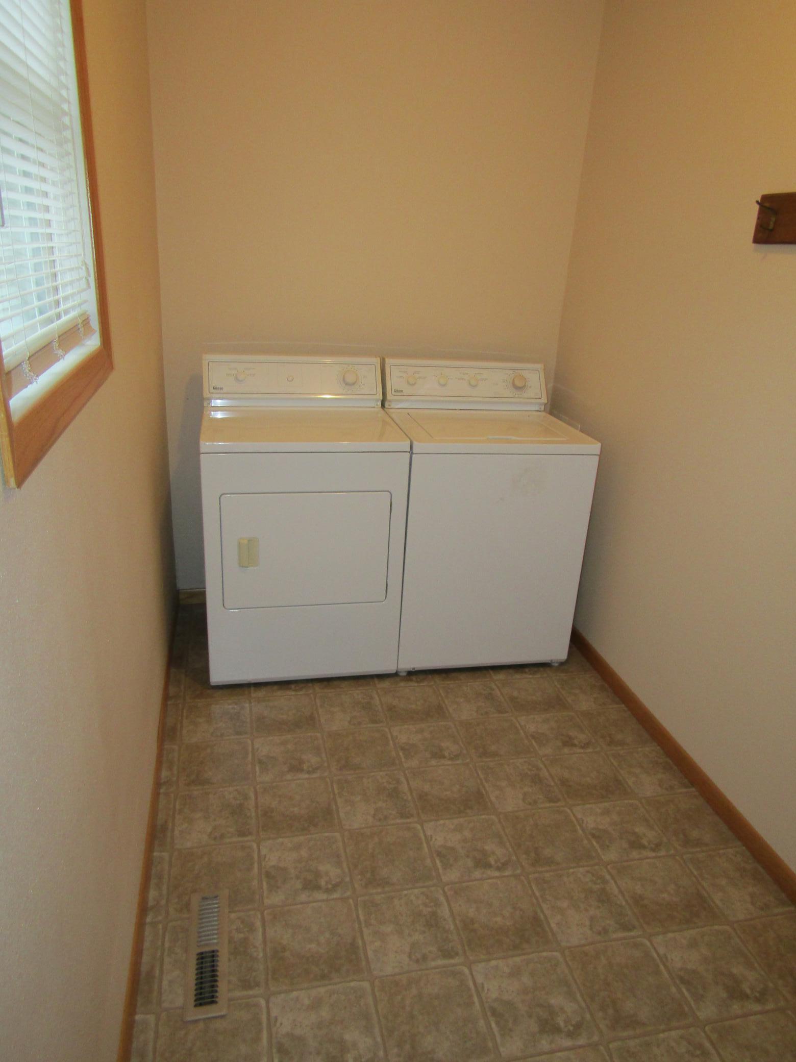 421 8th Avenue Madison, MN 56256 - Photo 24 of 50