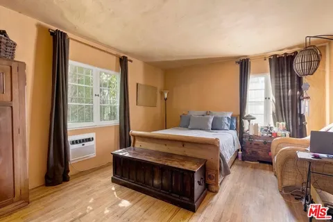 $2,300,000 | 457 North Orange Drive, Los Angeles, CA 90036