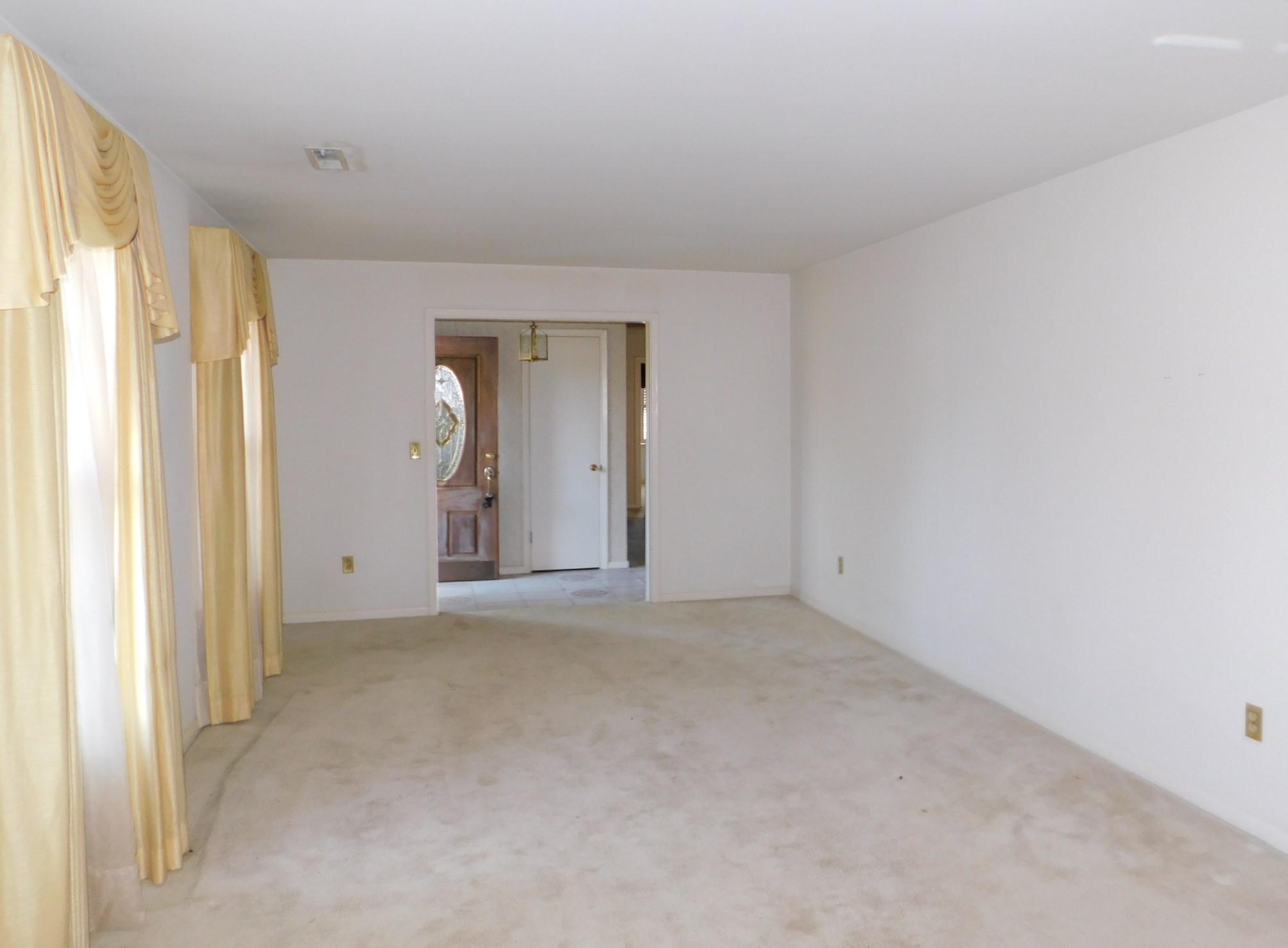 6001 Rembert Drive Hanahan, SC 29410 - Photo 4 of 19 dining 2