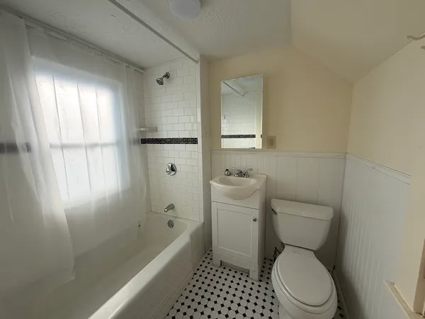 $2,000 | 16 Franklin Place, Unit 1R, Quincy, MA 02169
