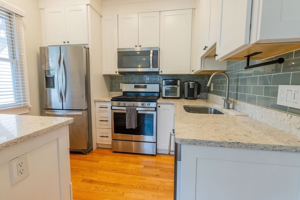 549 East 3rd Street, Unit A2 Boston, MA 02127 - Photo 7 of 27