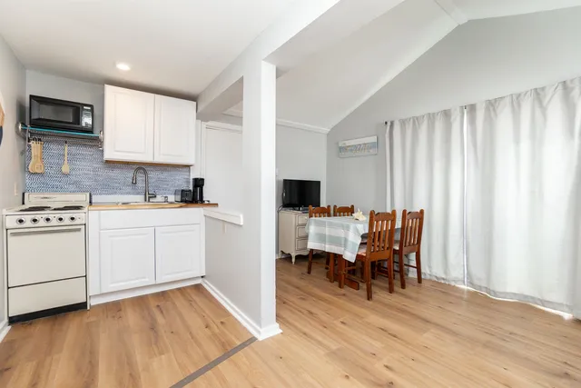 $350,000 | 401 A Ocean Boulevard, Unit 1, Hampton, NH 03842