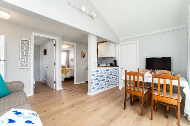 $350,000 | 401 A Ocean Boulevard, Unit 1, Hampton, NH 03842