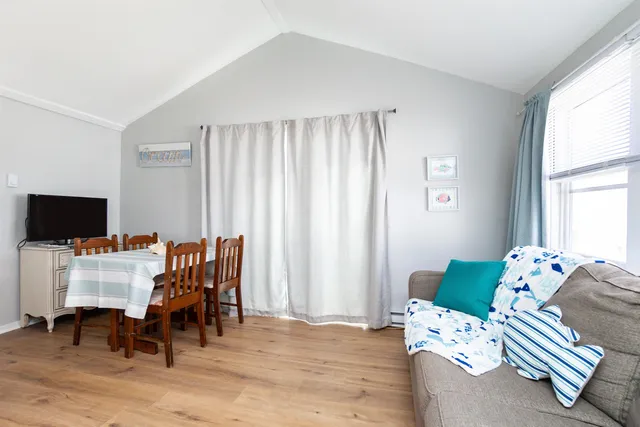 $350,000 | 401 A Ocean Boulevard, Unit 1, Hampton, NH 03842