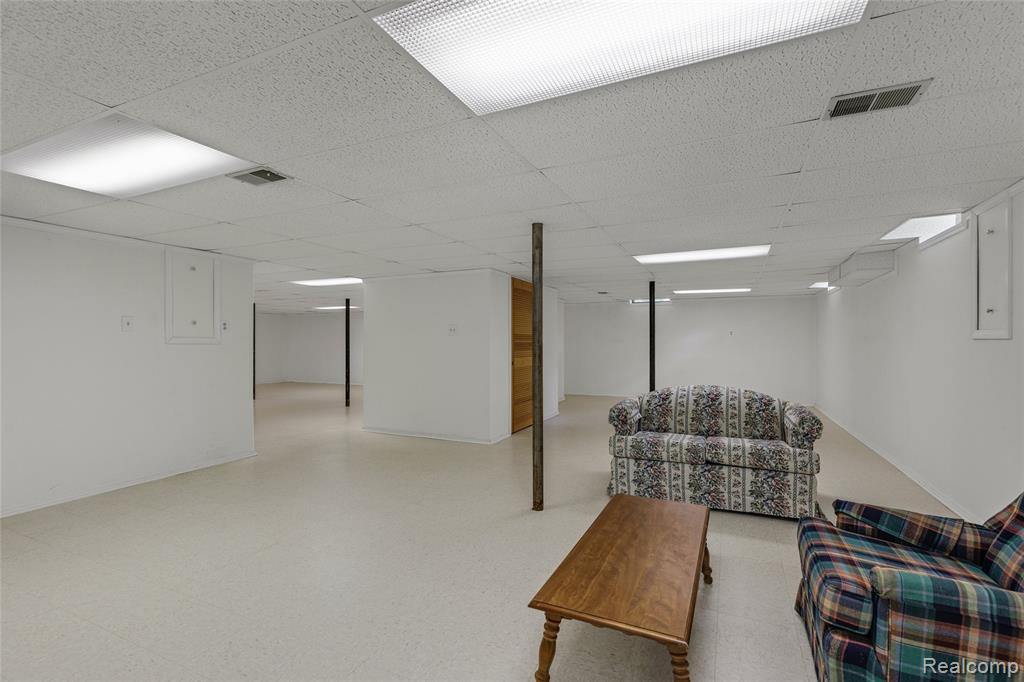 10100 Bridge Lake Road Clarkston, MI 48348 - Photo 21 of 39