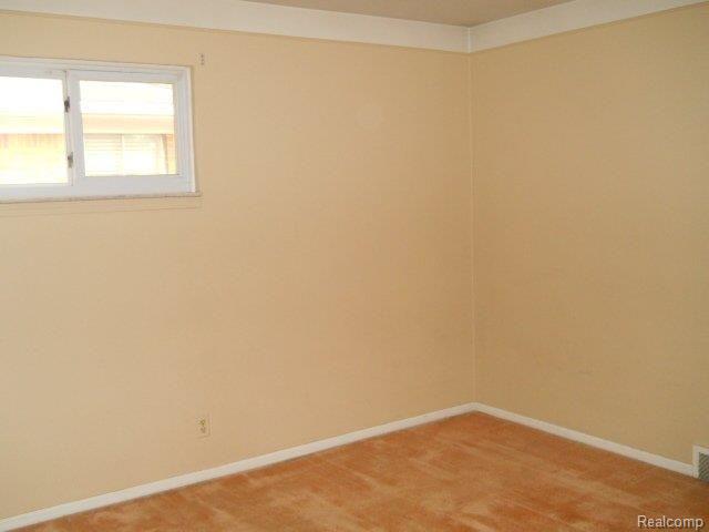 1670 Hampton Road Mount Clemens, MI 48043 - Photo 6 of 8 DSCN3138.JPG