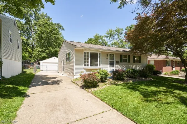 $1,750 | 1056 Endicott Drive, Akron, OH 44313