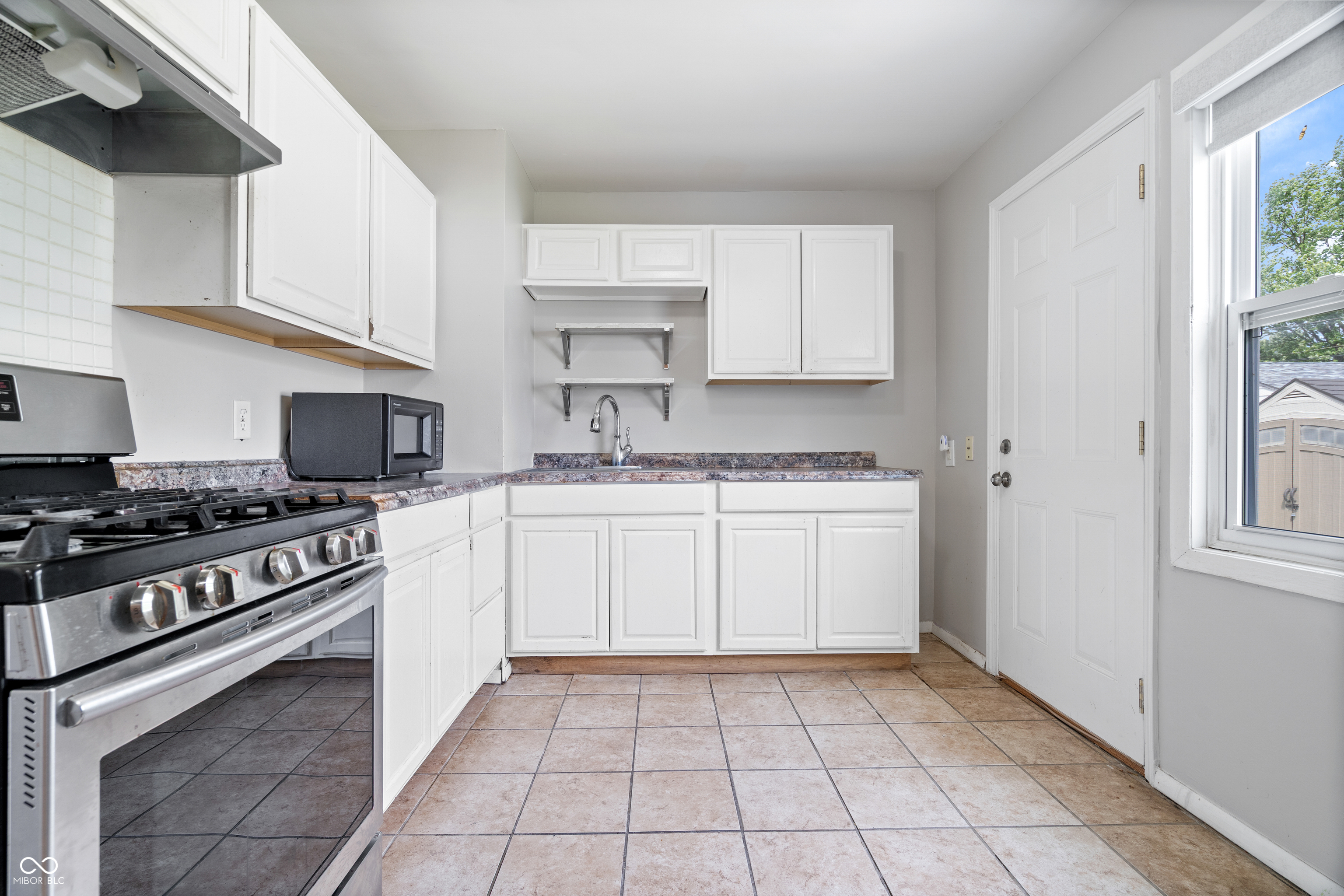5310 East 16th Street Indianapolis, IN 46218 - Photo 5 of 25