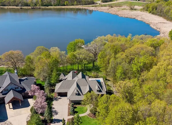 $2,695,000 | 3601 Lerive Way, Chaska, MN 55318