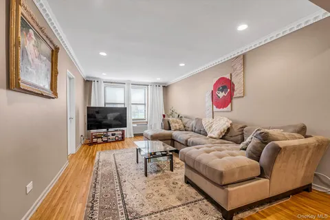 $799,000 | 100-25 Queens Boulevard, Unit 6E | Rego Park