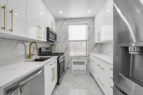$799,000 | 100-25 Queens Boulevard, Unit 6E | Rego Park