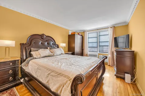 $799,000 | 100-25 Queens Boulevard, Unit 6E | Rego Park