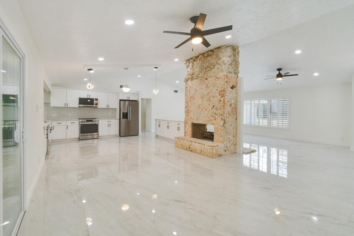 4873 Southeast Pilot Way Stuart, FL 34997 - Photo 11 of 39 DSC_1883