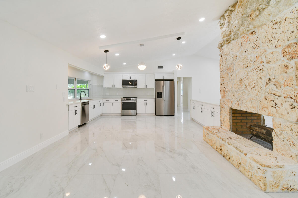 4873 Southeast Pilot Way Stuart, FL 34997 - Photo 12 of 39 DSC_1886