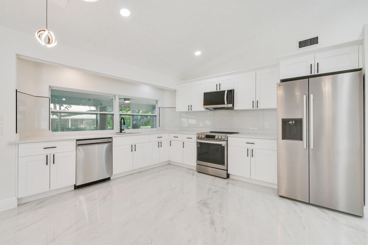 4873 Southeast Pilot Way Stuart, FL 34997 - Photo 18 of 39 DSC_1931