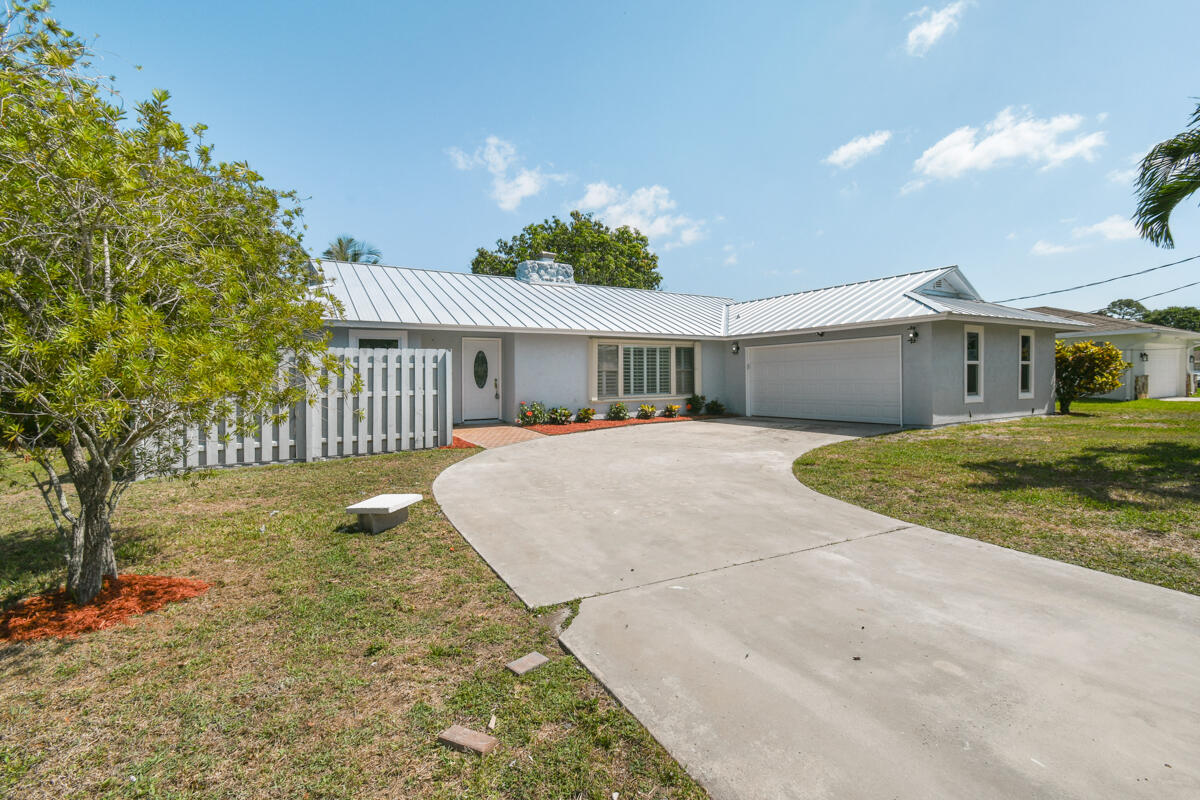 4873 Southeast Pilot Way Stuart, FL 34997 - Photo 2 of 39 DSC_1985