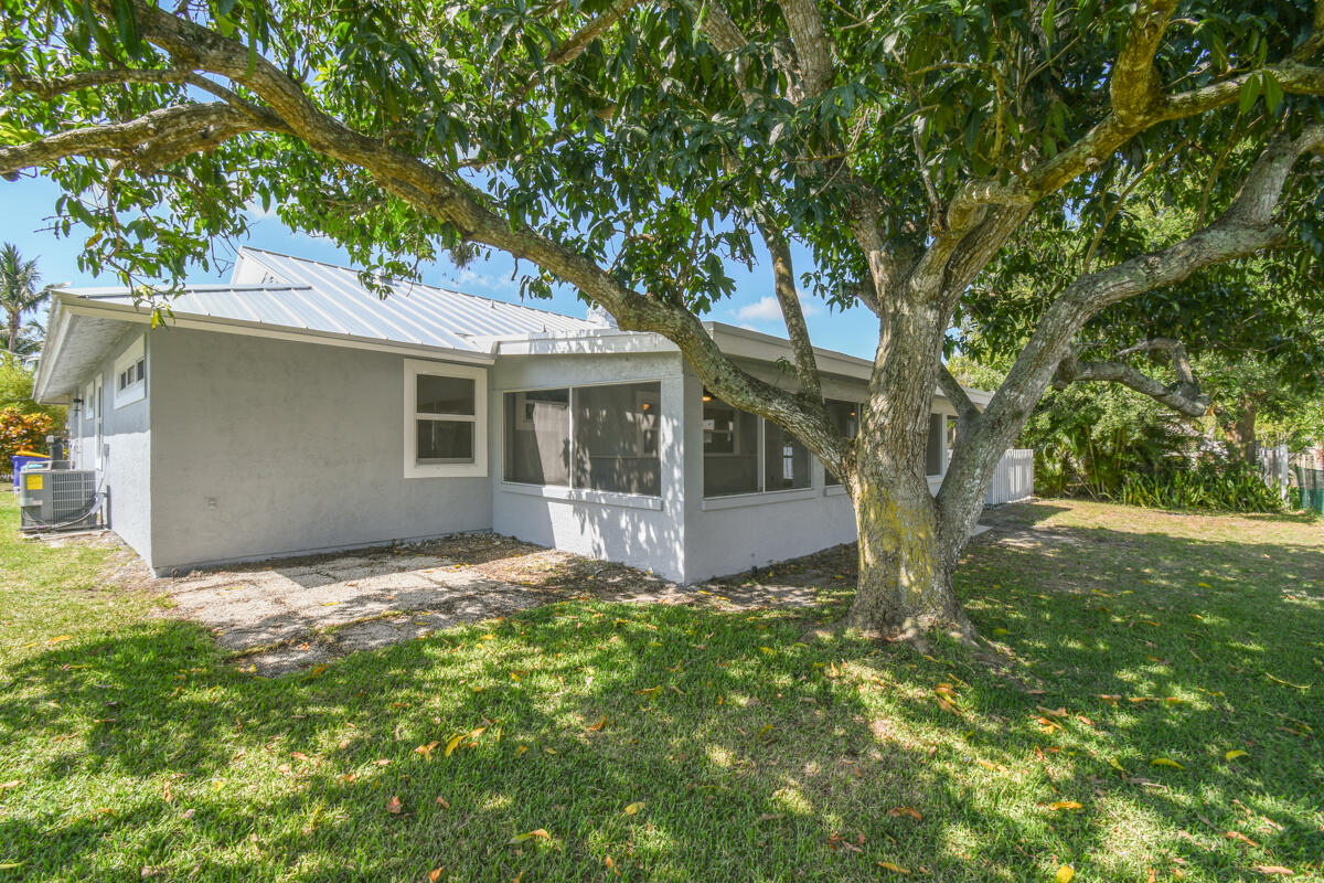 4873 Southeast Pilot Way Stuart, FL 34997 - Photo 37 of 39 DSC_1961