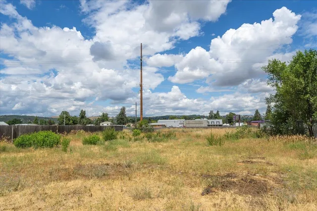 $289,999 | 8209 East Knox Avenue, Spokane Valley, WA 99212