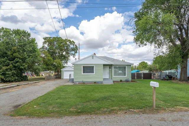$289,999 | 8209 East Knox Avenue, Spokane Valley, WA 99212
