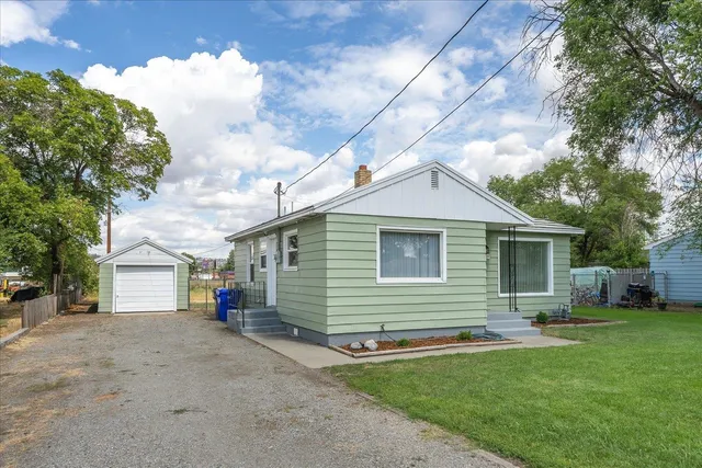 $289,999 | 8209 East Knox Avenue, Spokane Valley, WA 99212