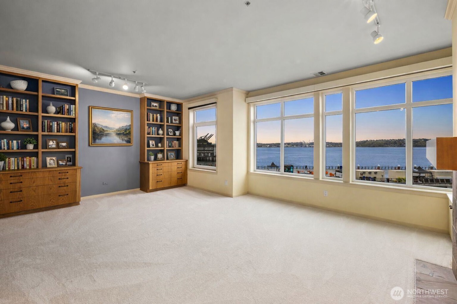1900 Alaskan Way, Unit 316 Seattle, WA 98101 - Photo 8 of 38