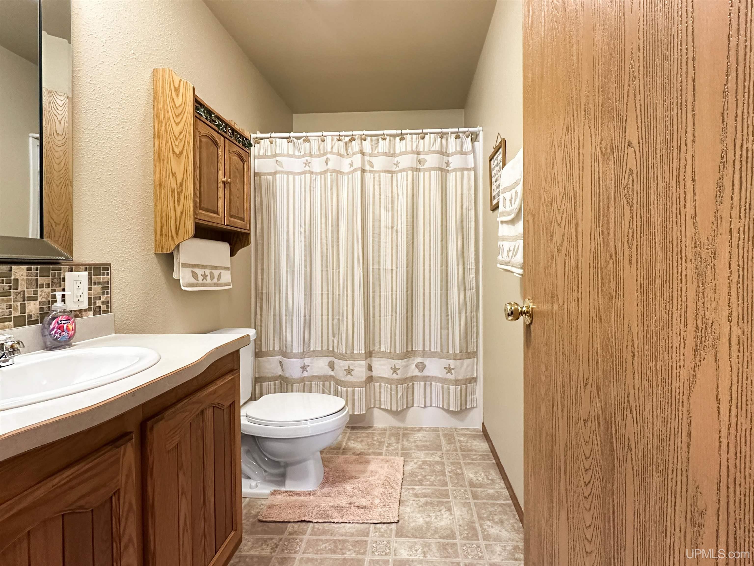 1620 Willow Creek Road Escanaba, MI 49829 - Photo 6 of 15 Gallery Image 6