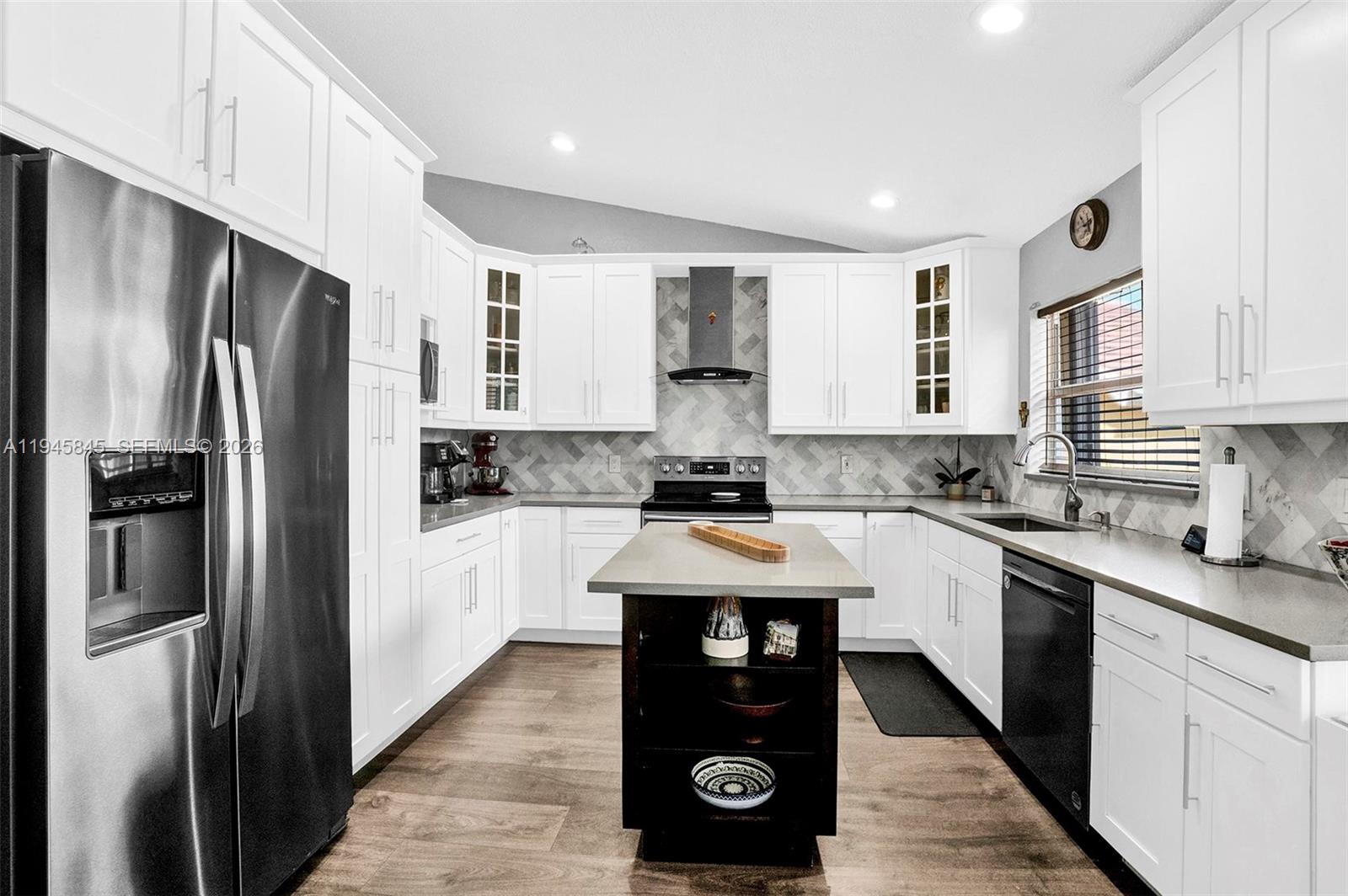 18071 Clear Brook Circle Boca Raton, FL 33498 - Photo 5 of 51