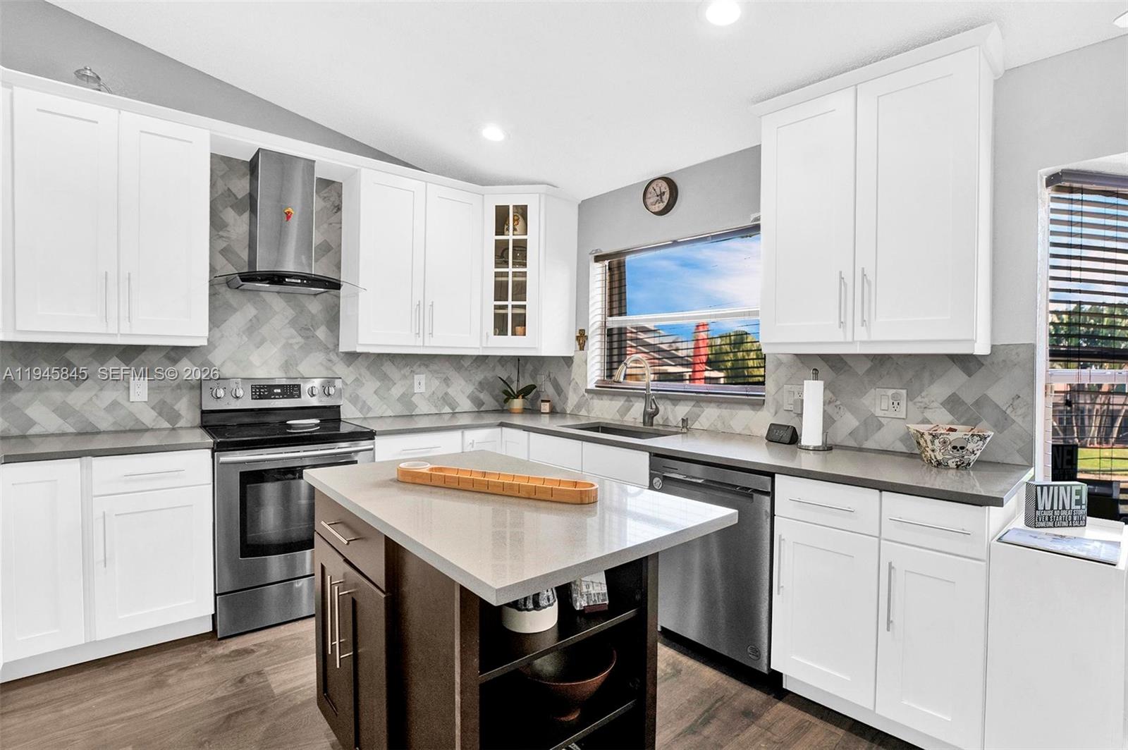 18071 Clear Brook Circle Boca Raton, FL 33498 - Photo 8 of 51