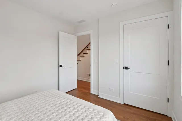 $1,199,000 | 1536 West Chestnut Street, Unit B, Chicago, IL 60642