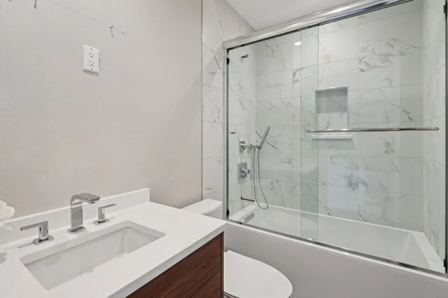 $1,199,000 | 1536 West Chestnut Street, Unit B, Chicago, IL 60642