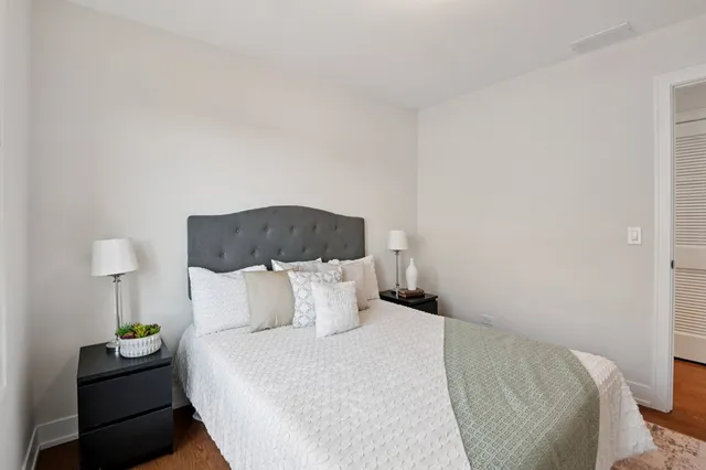 $1,199,000 | 1536 West Chestnut Street, Unit B, Chicago, IL 60642