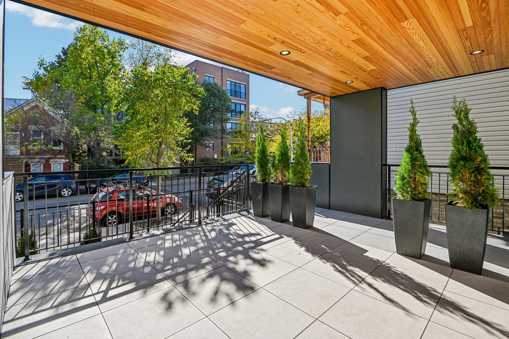 1536 West Chestnut Street, Unit B Chicago, IL 60642 - Photo 5 of 50