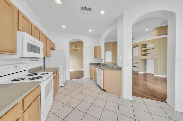 $405,000 | 8304 Moccasin Trail Drive, Riverview, FL 33578