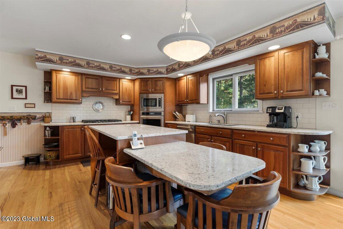 16 Eastview Road Colonie, NY 12110 - Photo 8 of 24 Kitchen Island