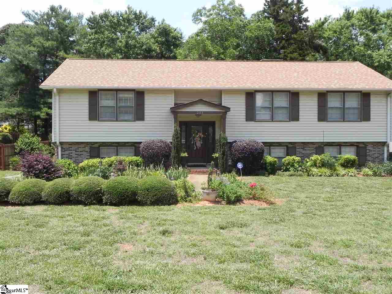 208 Brooks Road Mauldin, SC 29662 - Photo 1 of 29