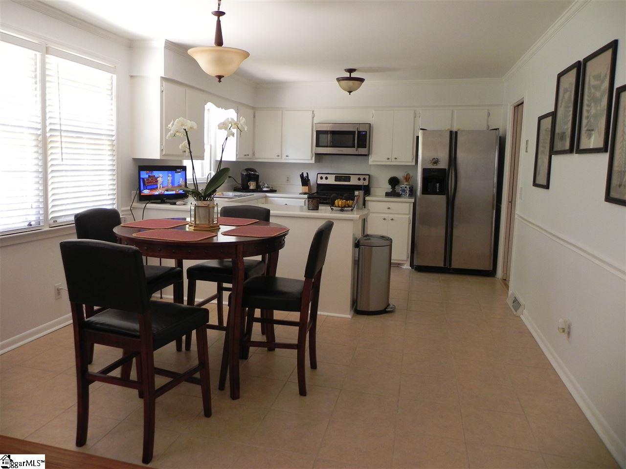 208 Brooks Road Mauldin, SC 29662 - Photo 10 of 29