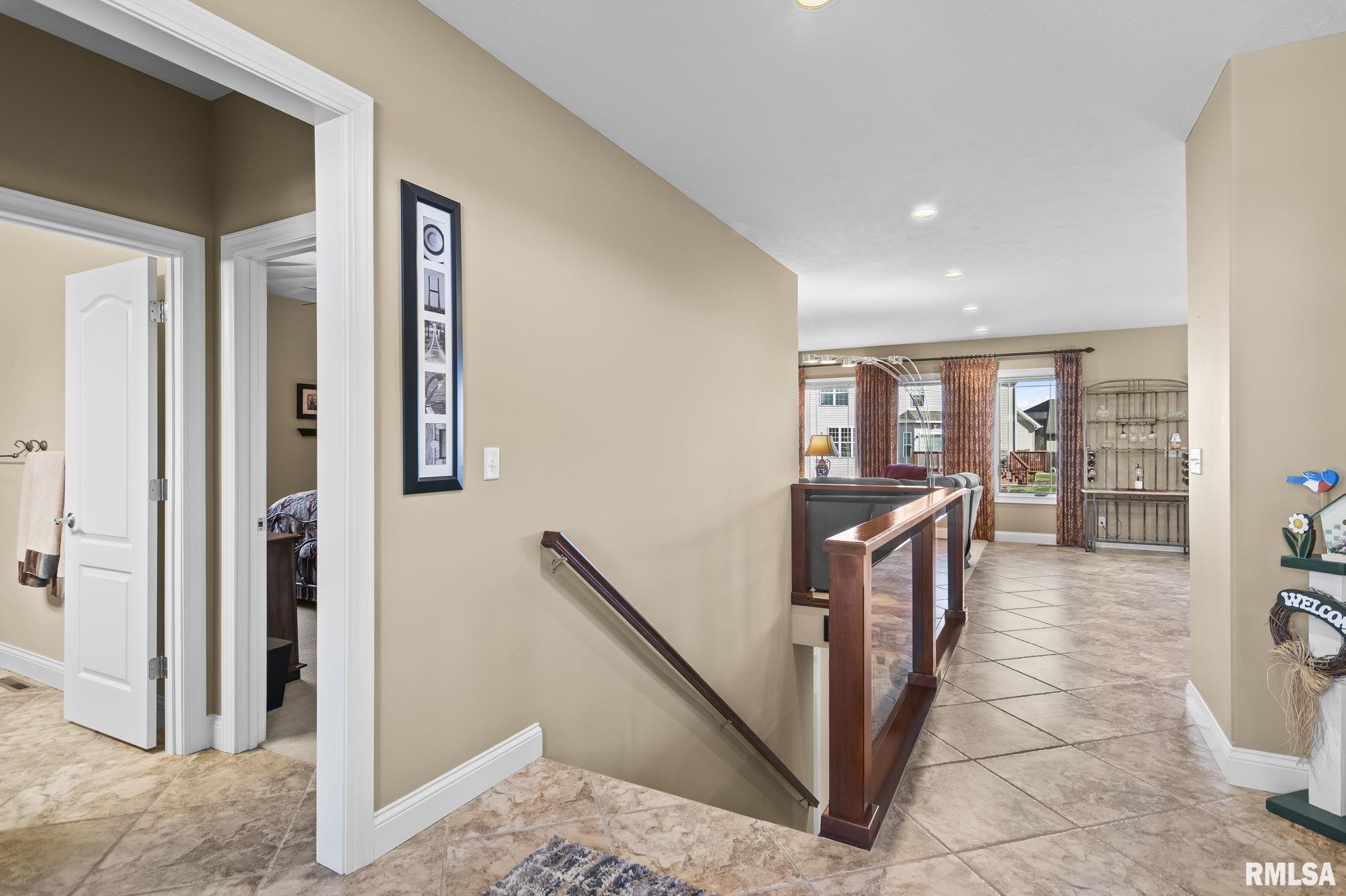 2104 Dubsdread Lane Springfield, IL 62711 - Photo 3 of 55