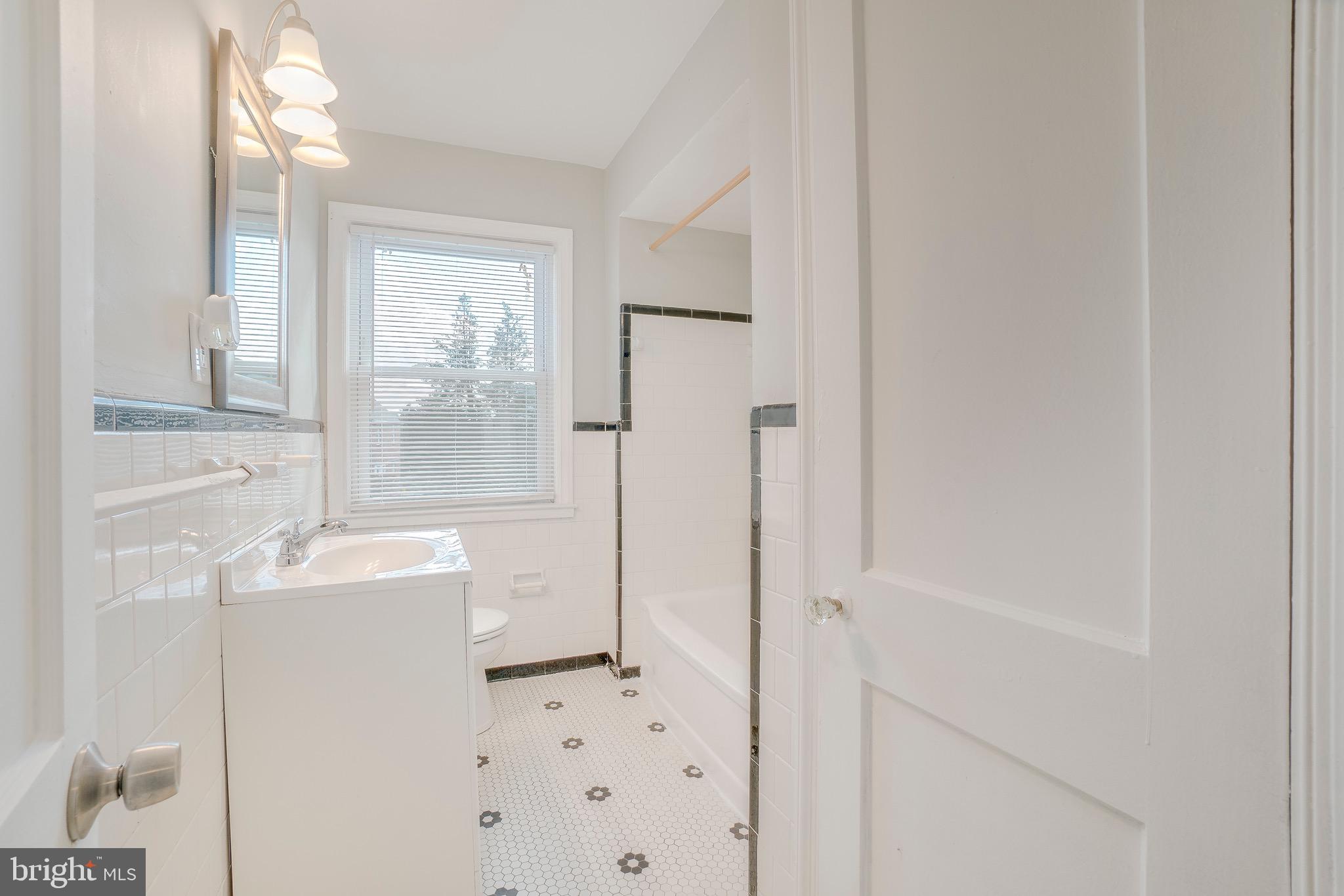 1330 Stonewood Road Baltimore, MD 21239 - Photo 26 of 38